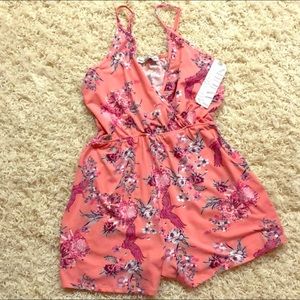 Pink floral summer romper Almost Famous Large NWT